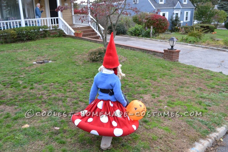 best-costume-in-town-gnome-on-a-toadstool-11011